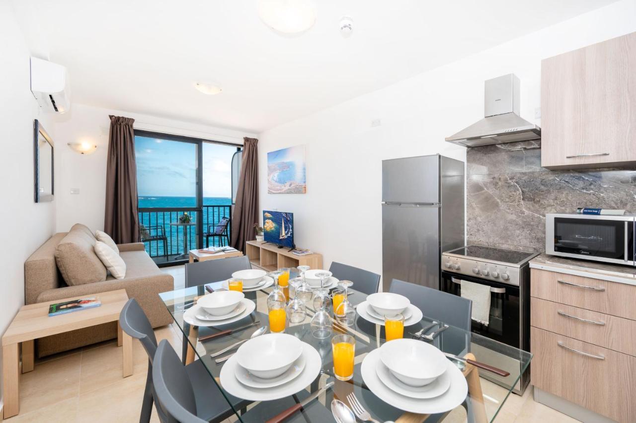 Islet Promenade Seafront Family Apartment With 2 Balconies By Getawaysmalta San Pawl il-Baħar Kültér fotó