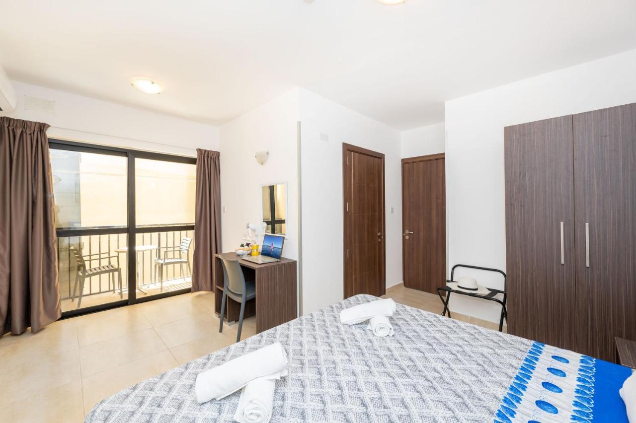 Islet Promenade Seafront Family Apartment With 2 Balconies By Getawaysmalta San Pawl il-Baħar Kültér fotó