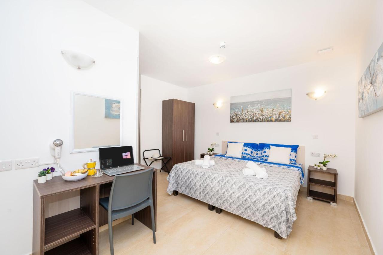 Islet Promenade Seafront Family Apartment With 2 Balconies By Getawaysmalta San Pawl il-Baħar Kültér fotó